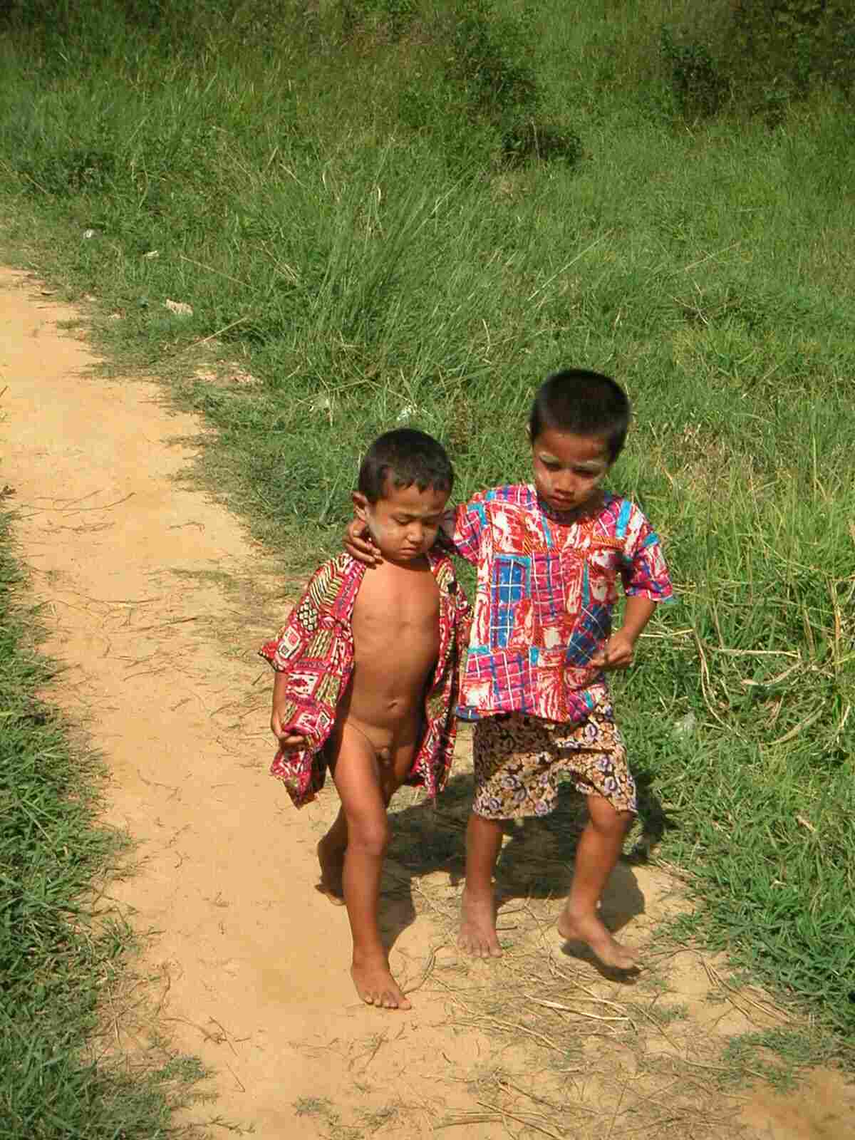 Kinderen bij Bago - Myanmar